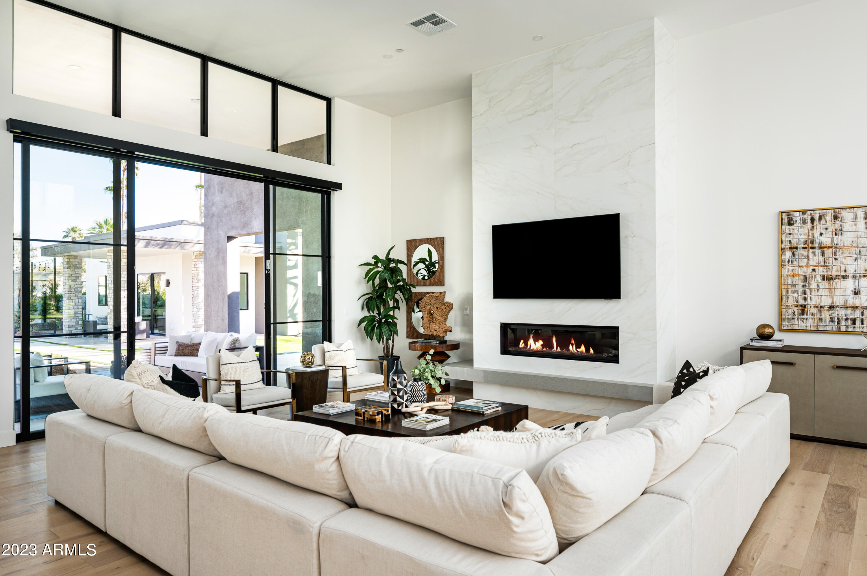 EQUESTRIAN MANOR UNIT 1 - Residential