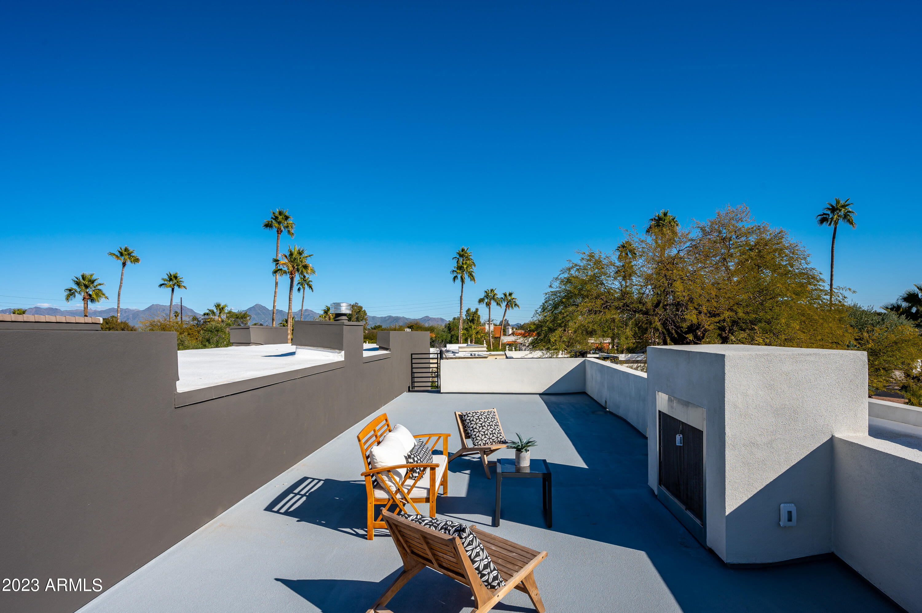 EQUESTRIAN MANOR UNIT 1 - Residential