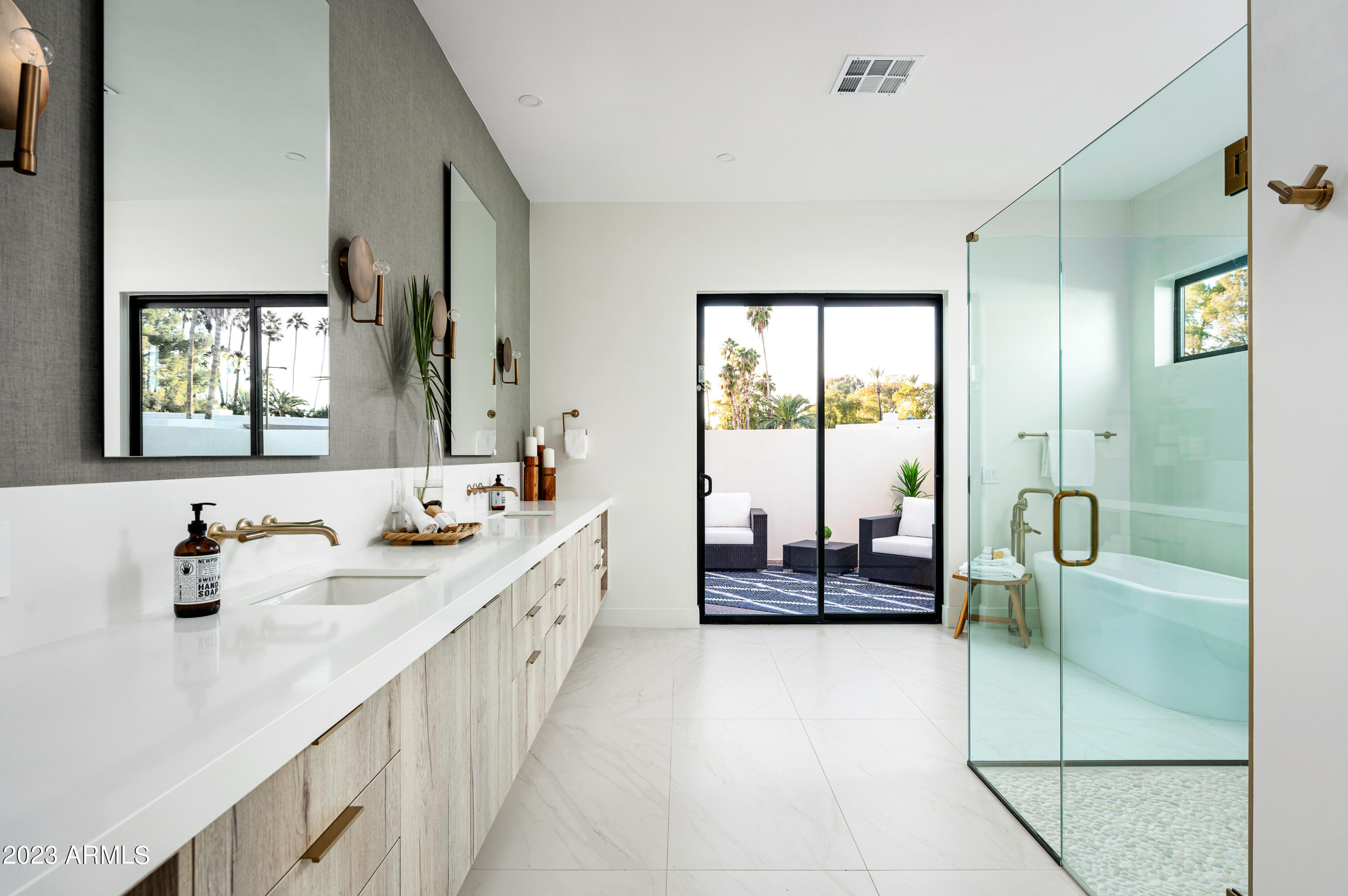 EQUESTRIAN MANOR UNIT 1 - Residential