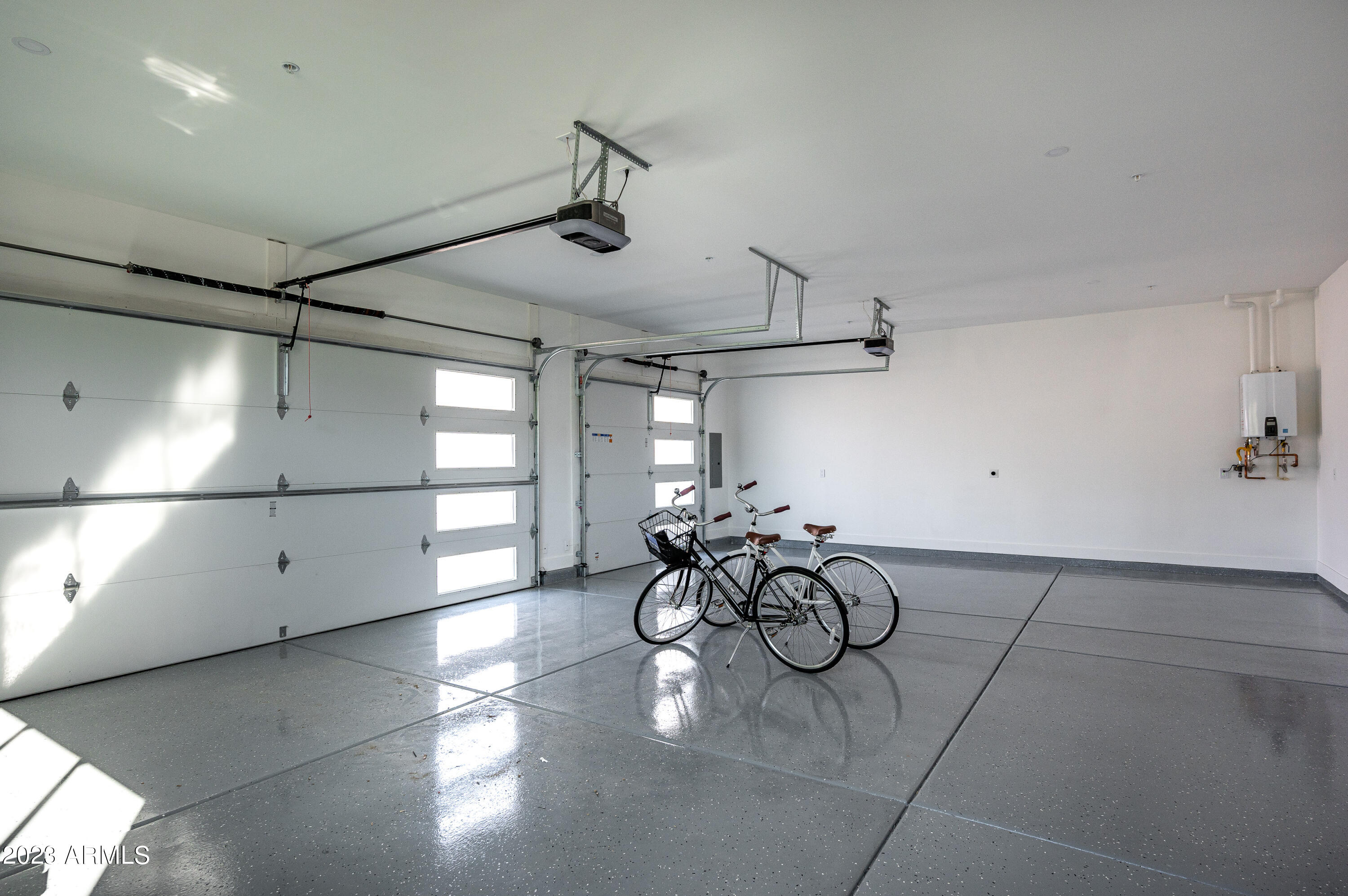 EQUESTRIAN MANOR UNIT 1 - Residential