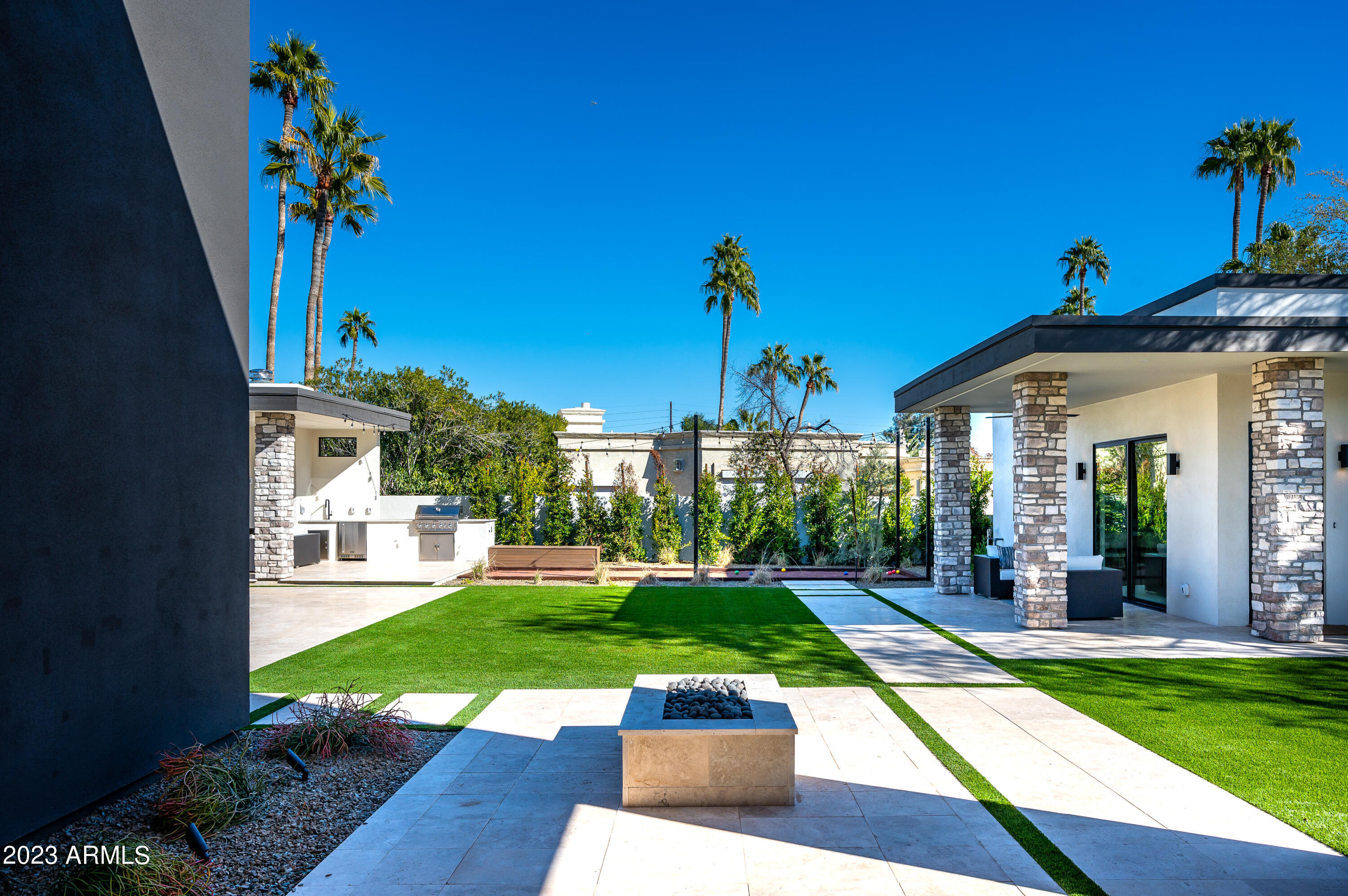 EQUESTRIAN MANOR UNIT 1 - Residential