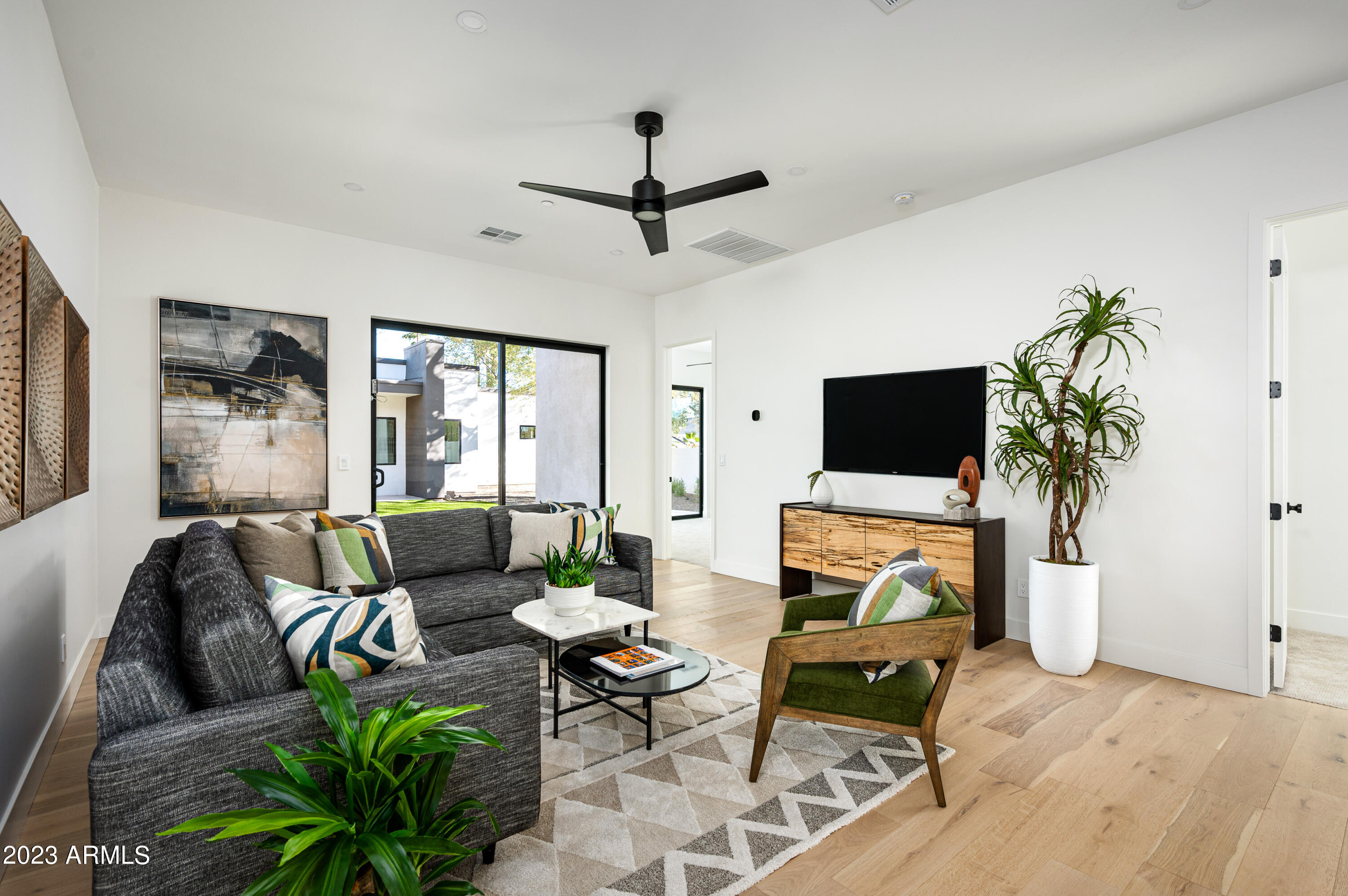EQUESTRIAN MANOR UNIT 1 - Residential