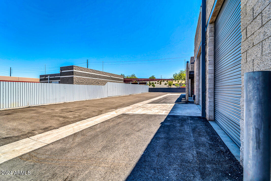 67TH AVE & NORTHERN INDUSTRIAL PARK - Commercial Sale
