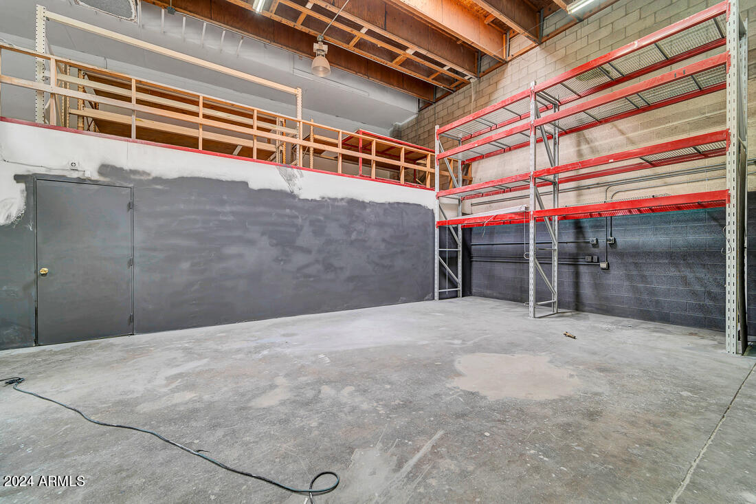 67TH AVE & NORTHERN INDUSTRIAL PARK - Commercial Sale