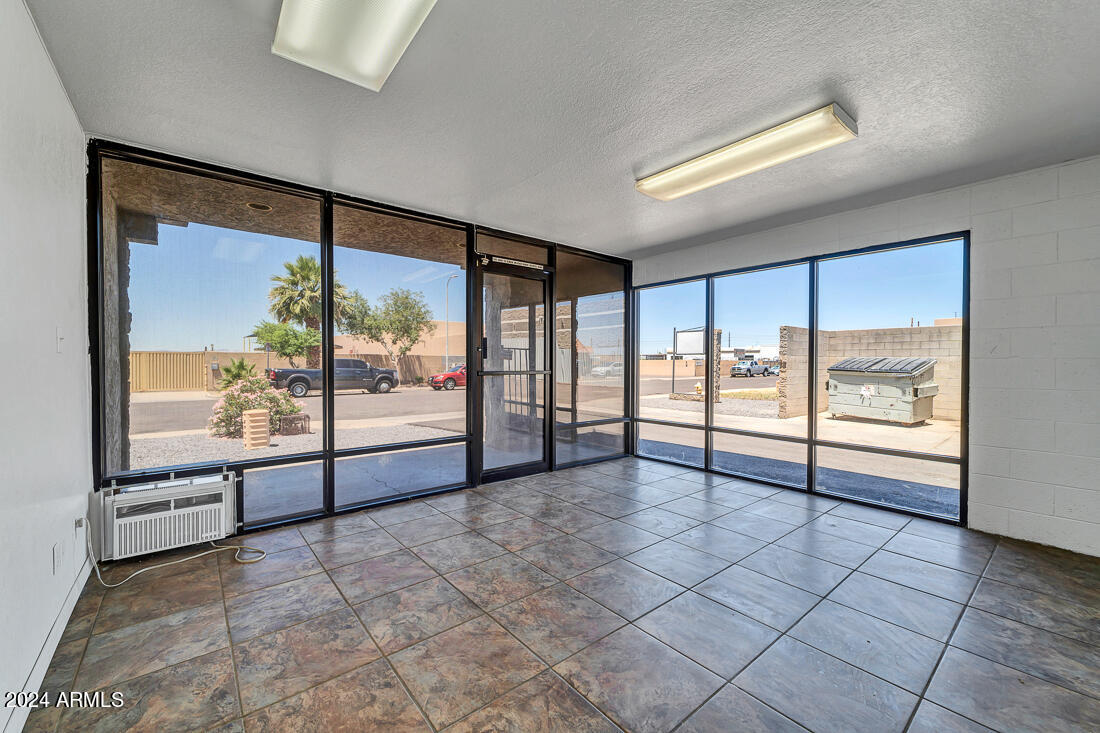 67TH AVE & NORTHERN INDUSTRIAL PARK - Commercial Sale