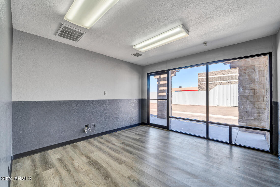 67TH AVE & NORTHERN INDUSTRIAL PARK - Commercial Sale