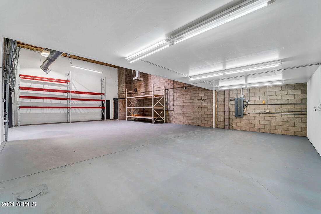 67TH AVE & NORTHERN INDUSTRIAL PARK - Commercial Sale