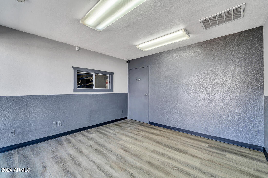 67TH AVE & NORTHERN INDUSTRIAL PARK - Commercial Sale