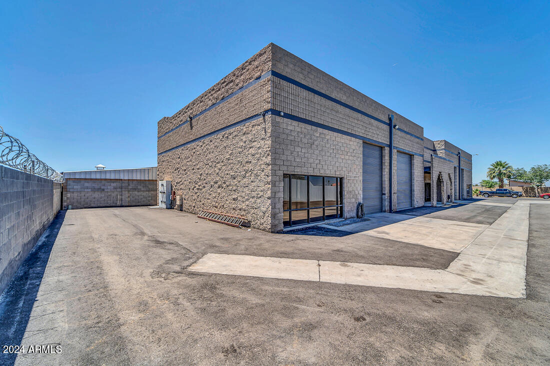 67TH AVE & NORTHERN INDUSTRIAL PARK - Commercial Sale