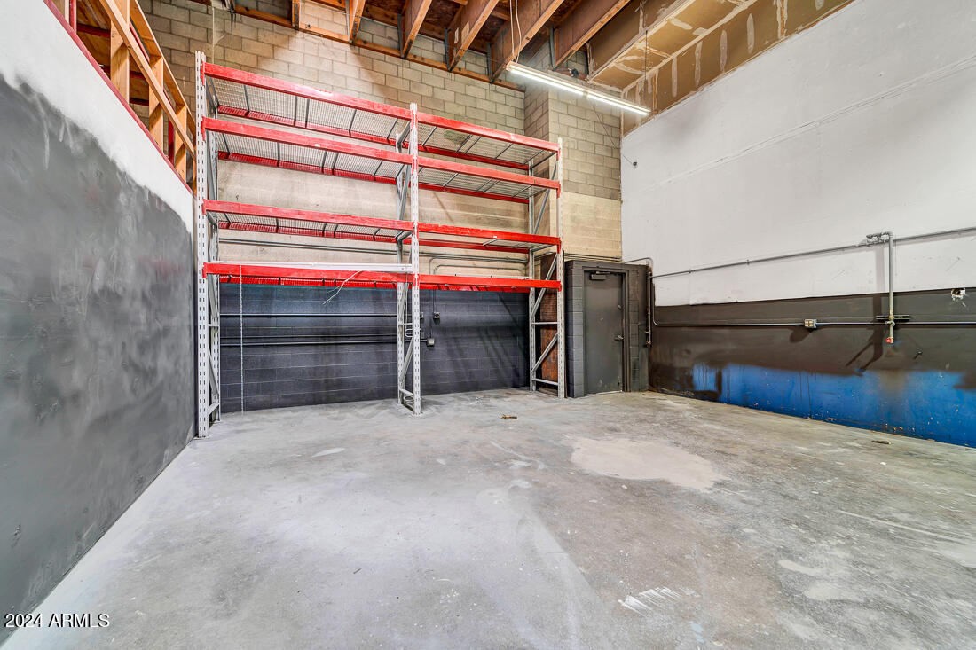 67TH AVE & NORTHERN INDUSTRIAL PARK - Commercial Sale
