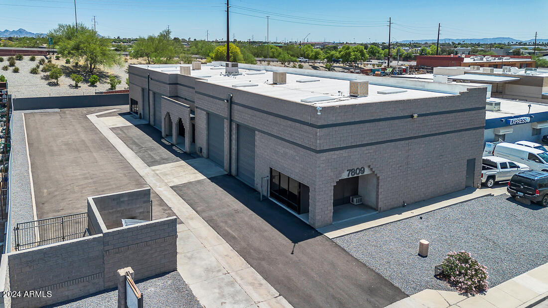 67TH AVE & NORTHERN INDUSTRIAL PARK - Commercial Sale