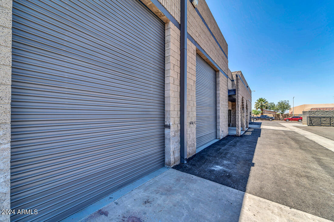 67TH AVE & NORTHERN INDUSTRIAL PARK - Commercial Sale