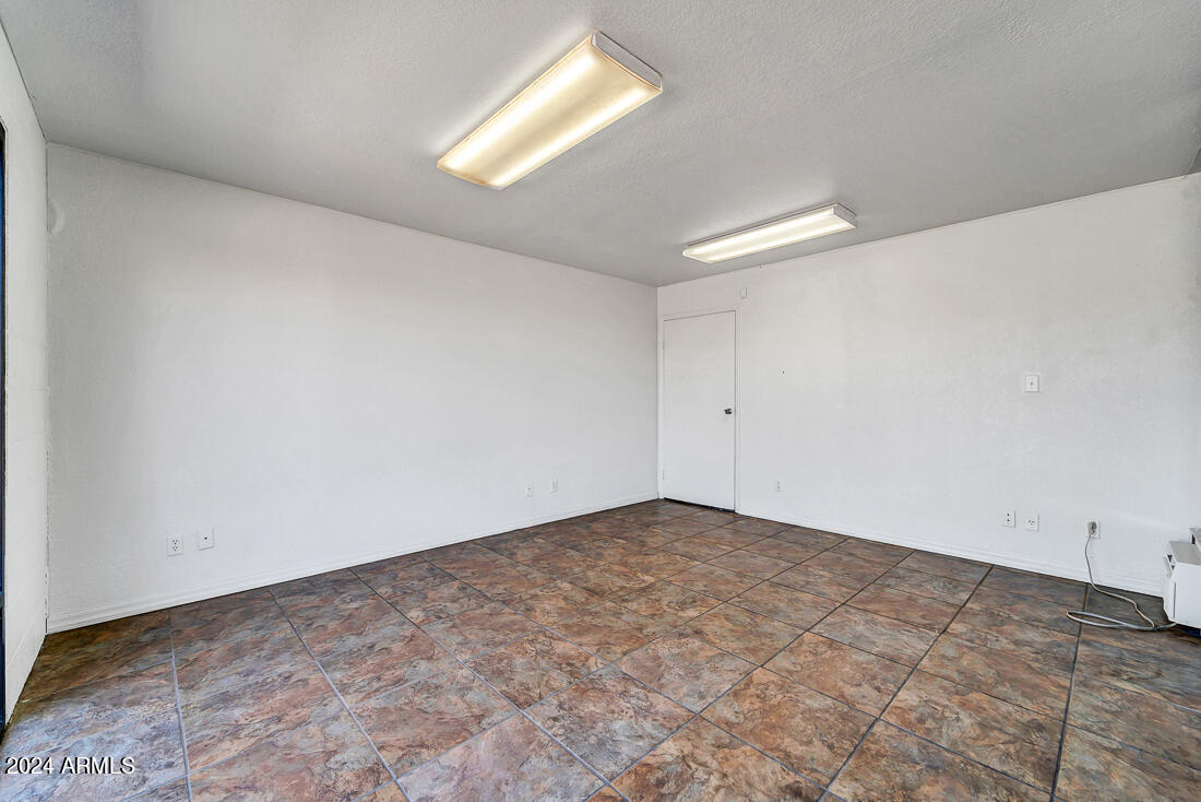 67TH AVE & NORTHERN INDUSTRIAL PARK - Commercial Sale