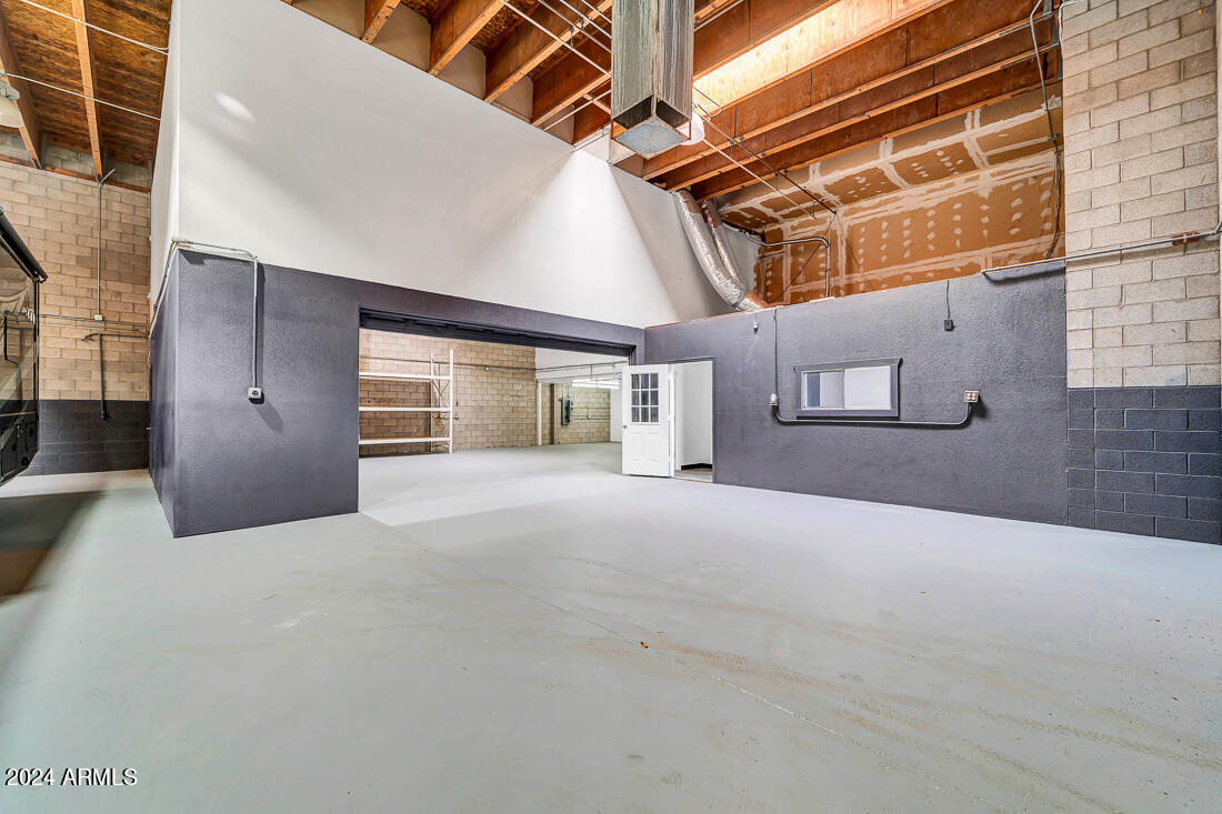 67TH AVE & NORTHERN INDUSTRIAL PARK - Commercial Sale