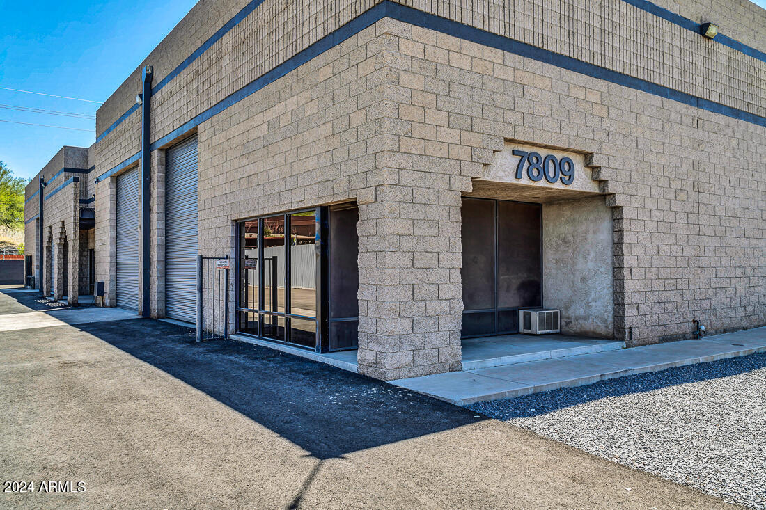 67TH AVE & NORTHERN INDUSTRIAL PARK - Commercial Sale