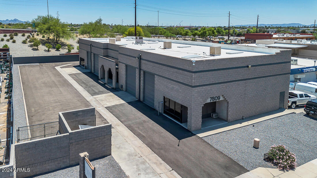 67TH AVE & NORTHERN INDUSTRIAL PARK - Commercial Sale