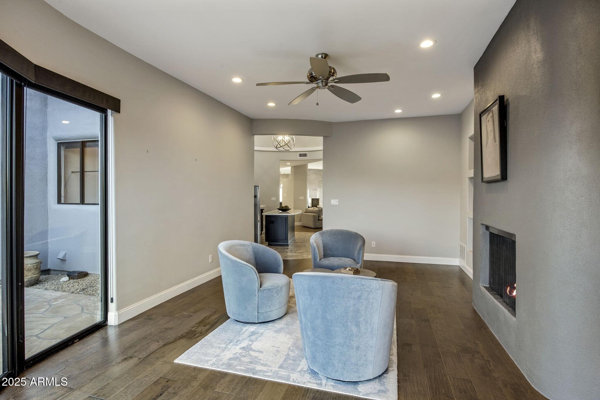 PINNACLE PEAK VISTAS - Residential