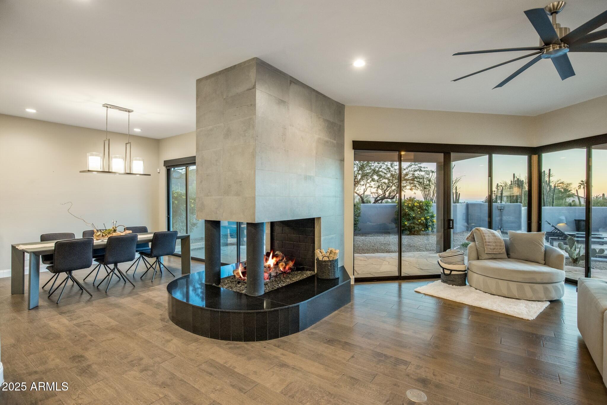 PINNACLE PEAK VISTAS - Residential