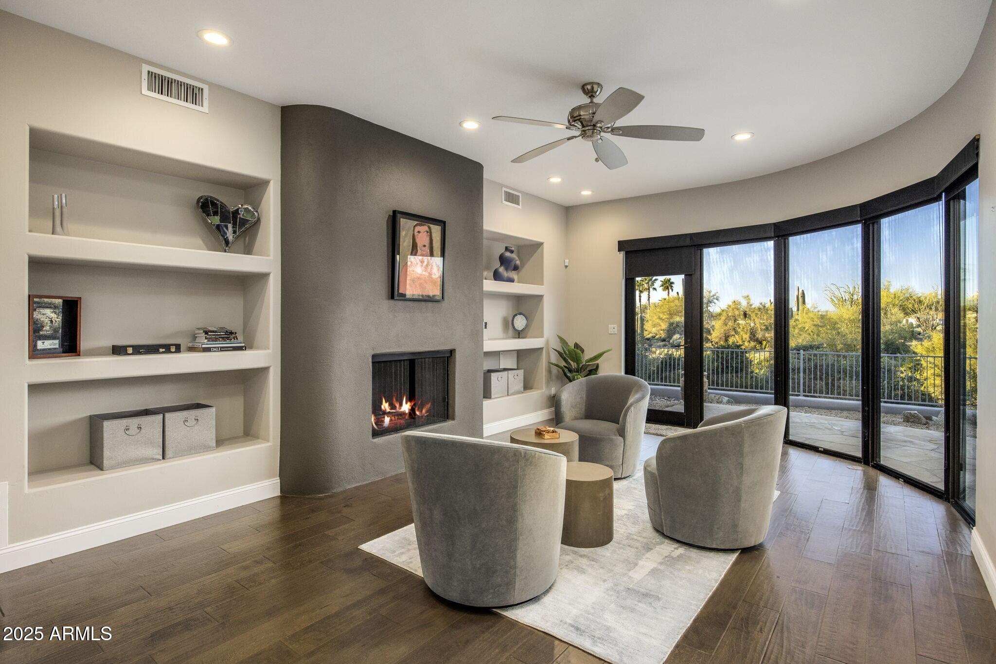 PINNACLE PEAK VISTAS - Residential