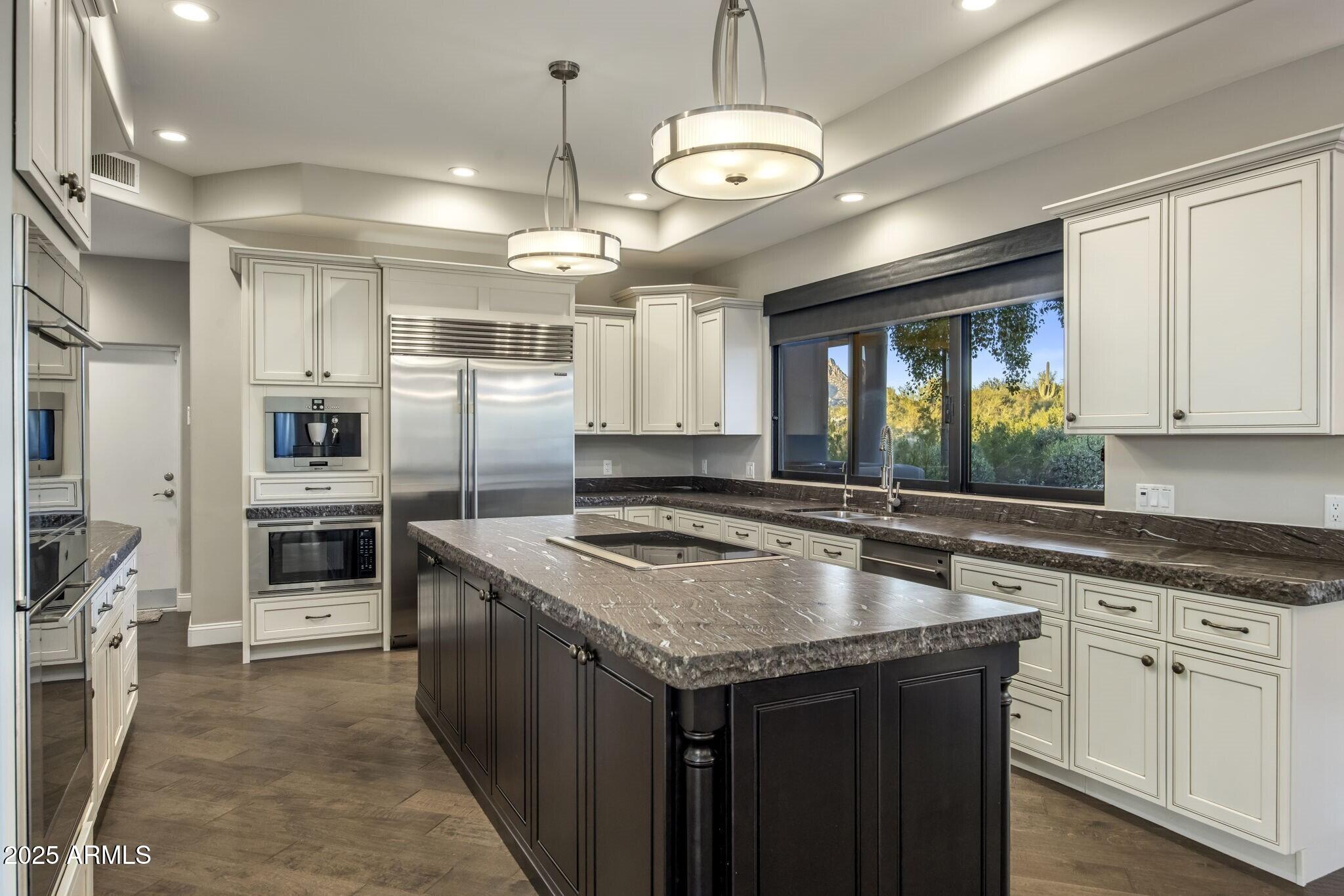 PINNACLE PEAK VISTAS - Residential