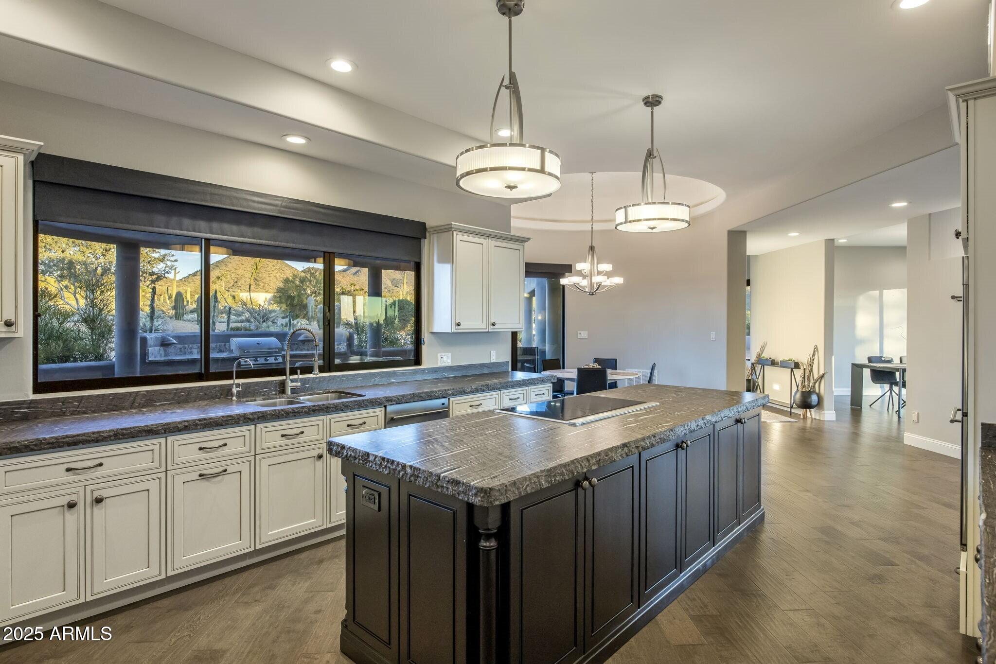 PINNACLE PEAK VISTAS - Residential