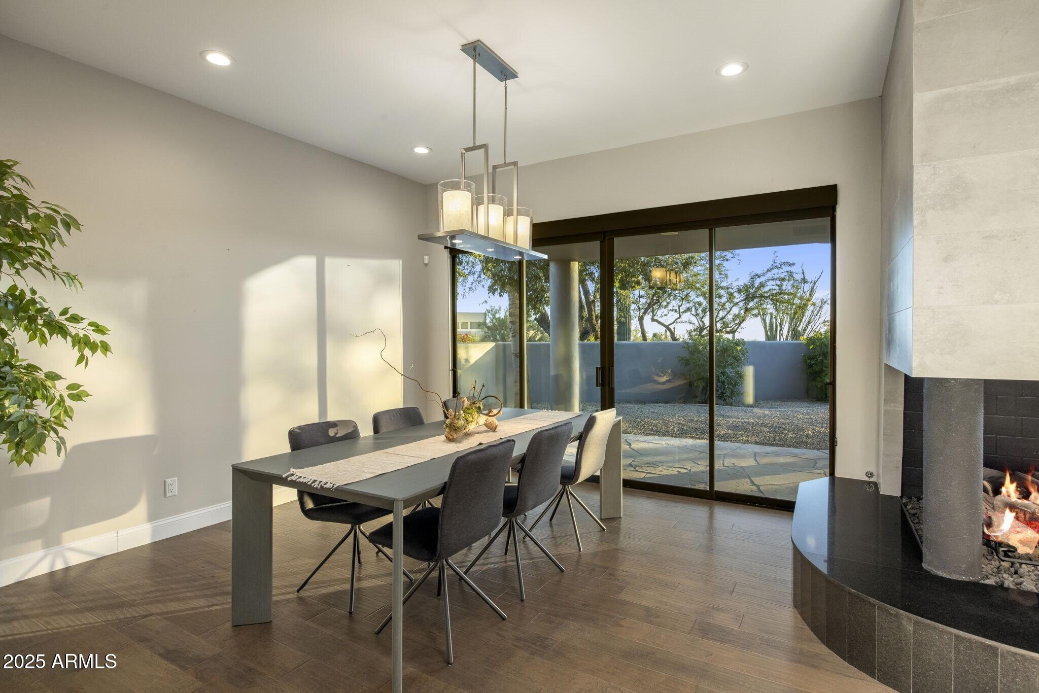 PINNACLE PEAK VISTAS - Residential