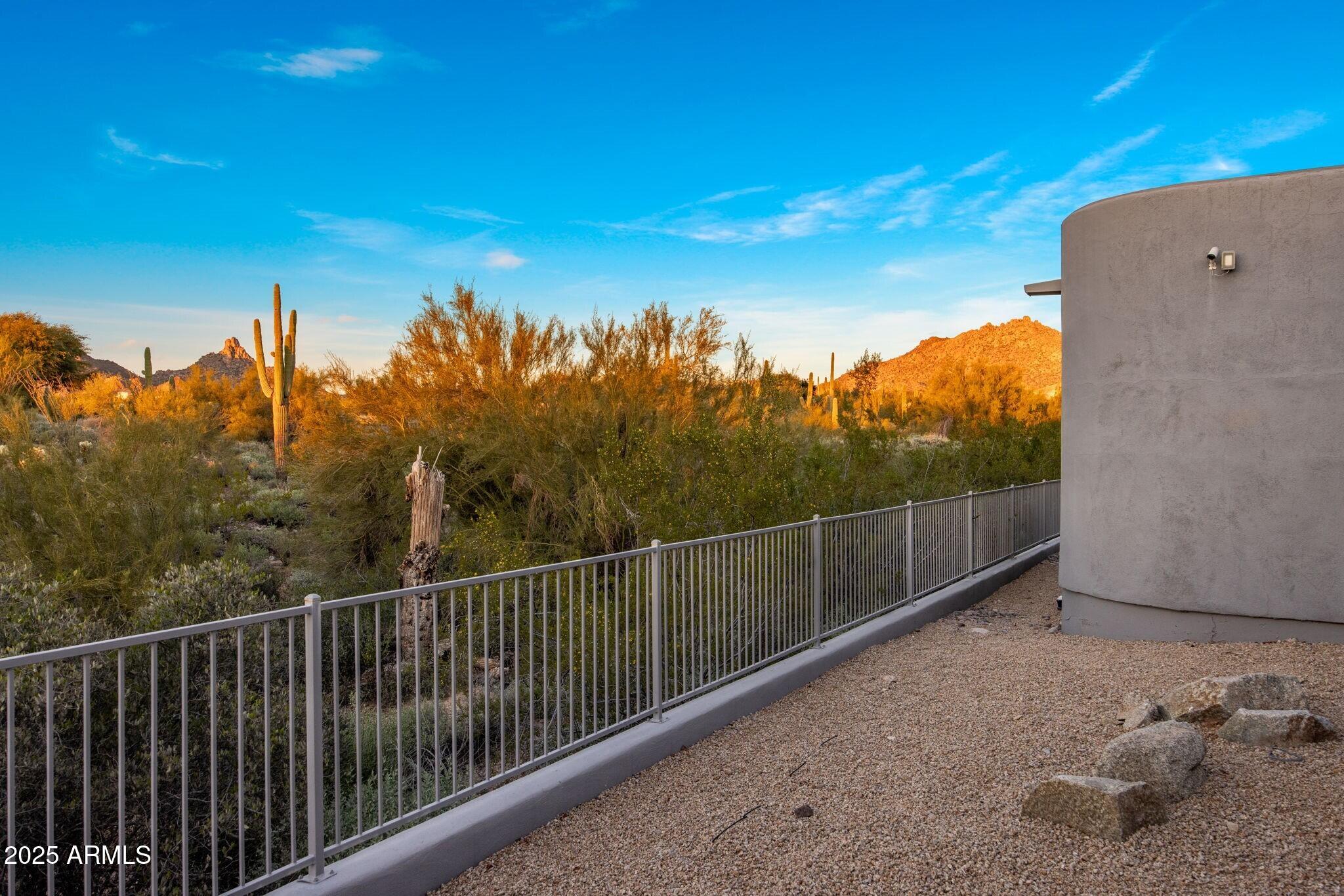 PINNACLE PEAK VISTAS - Residential
