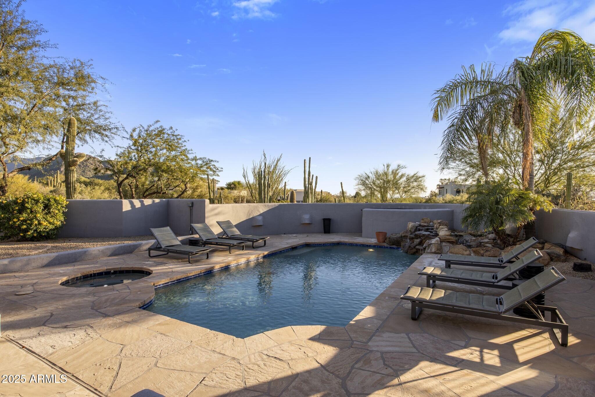 PINNACLE PEAK VISTAS - Residential