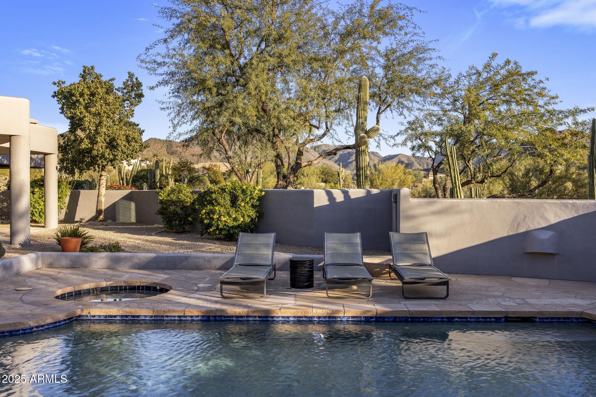 PINNACLE PEAK VISTAS - Residential