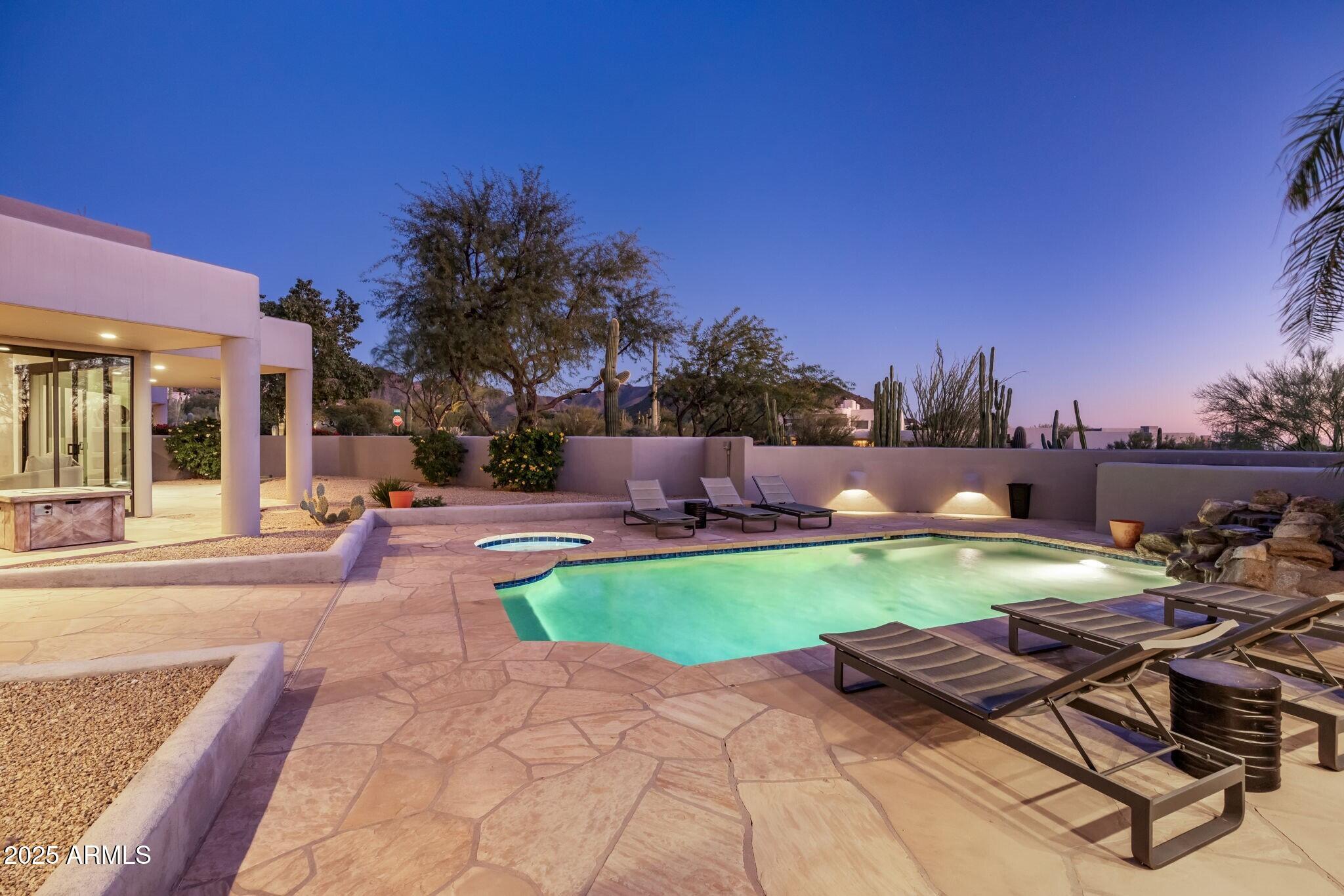 PINNACLE PEAK VISTAS - Residential