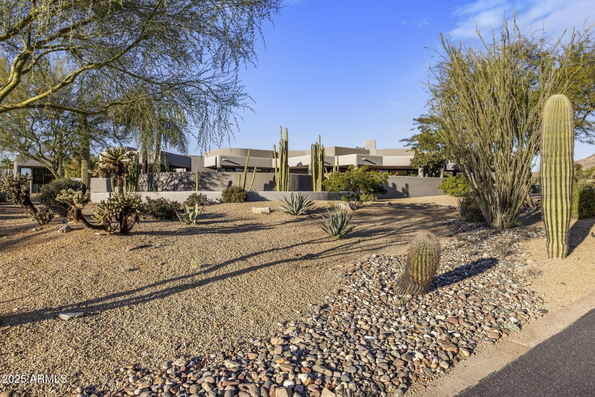 PINNACLE PEAK VISTAS - Residential