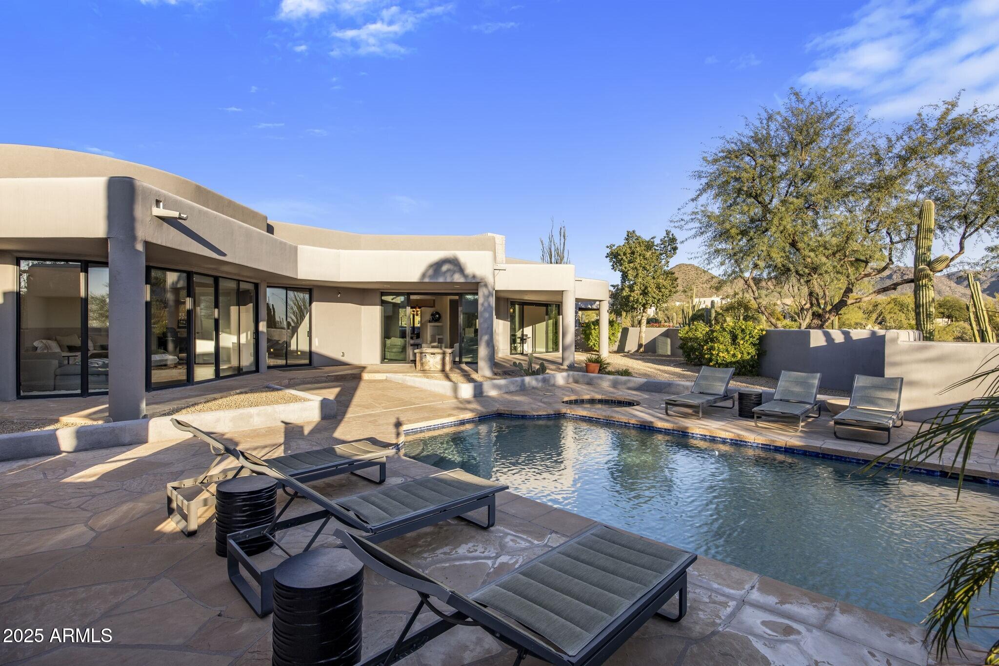 PINNACLE PEAK VISTAS - Residential