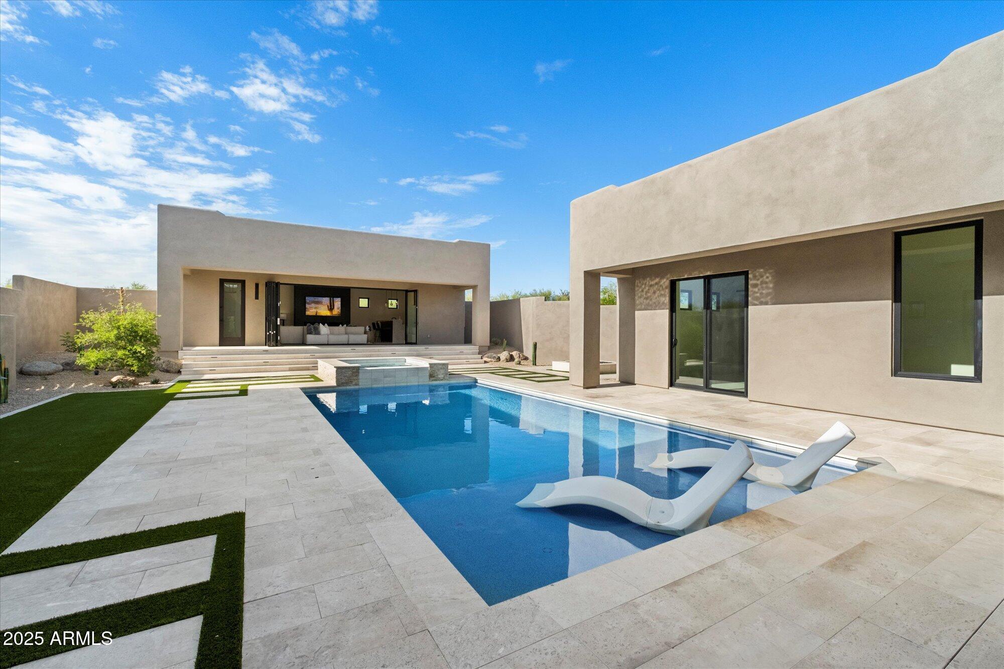 DESERT SPRINGS - Residential