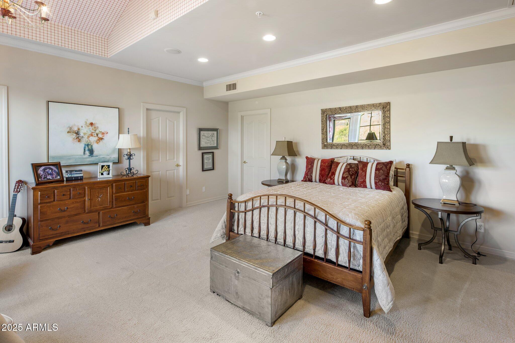 SW4 NE4 NE4 EX W 30F RD & - Residential