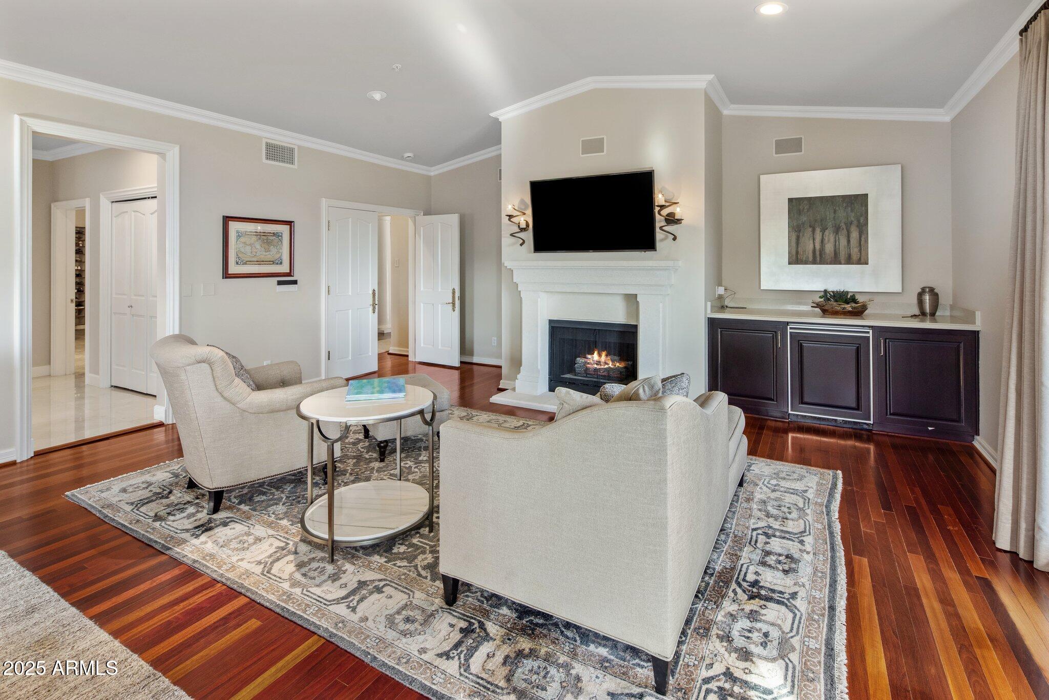 SW4 NE4 NE4 EX W 30F RD & - Residential