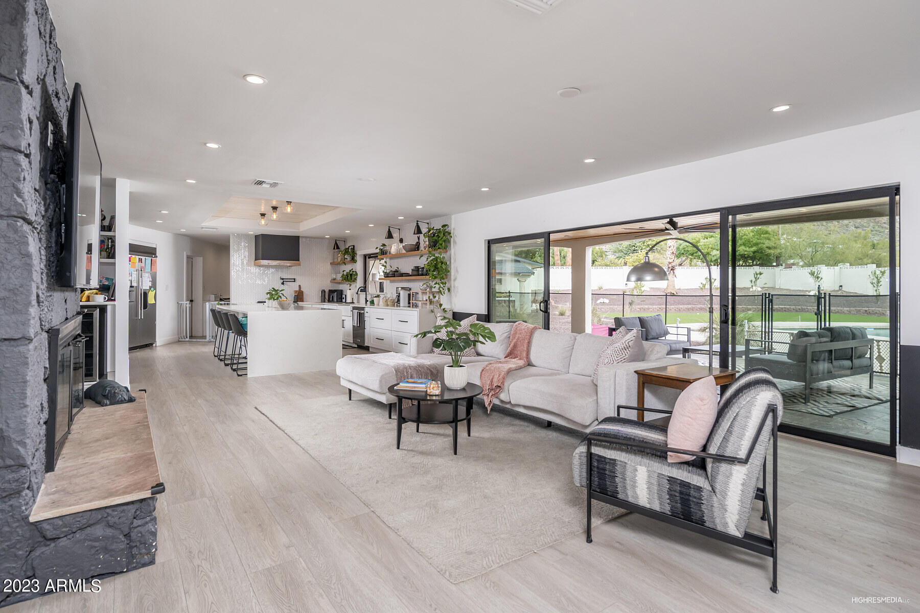 ROYAL VIEW - Residential
