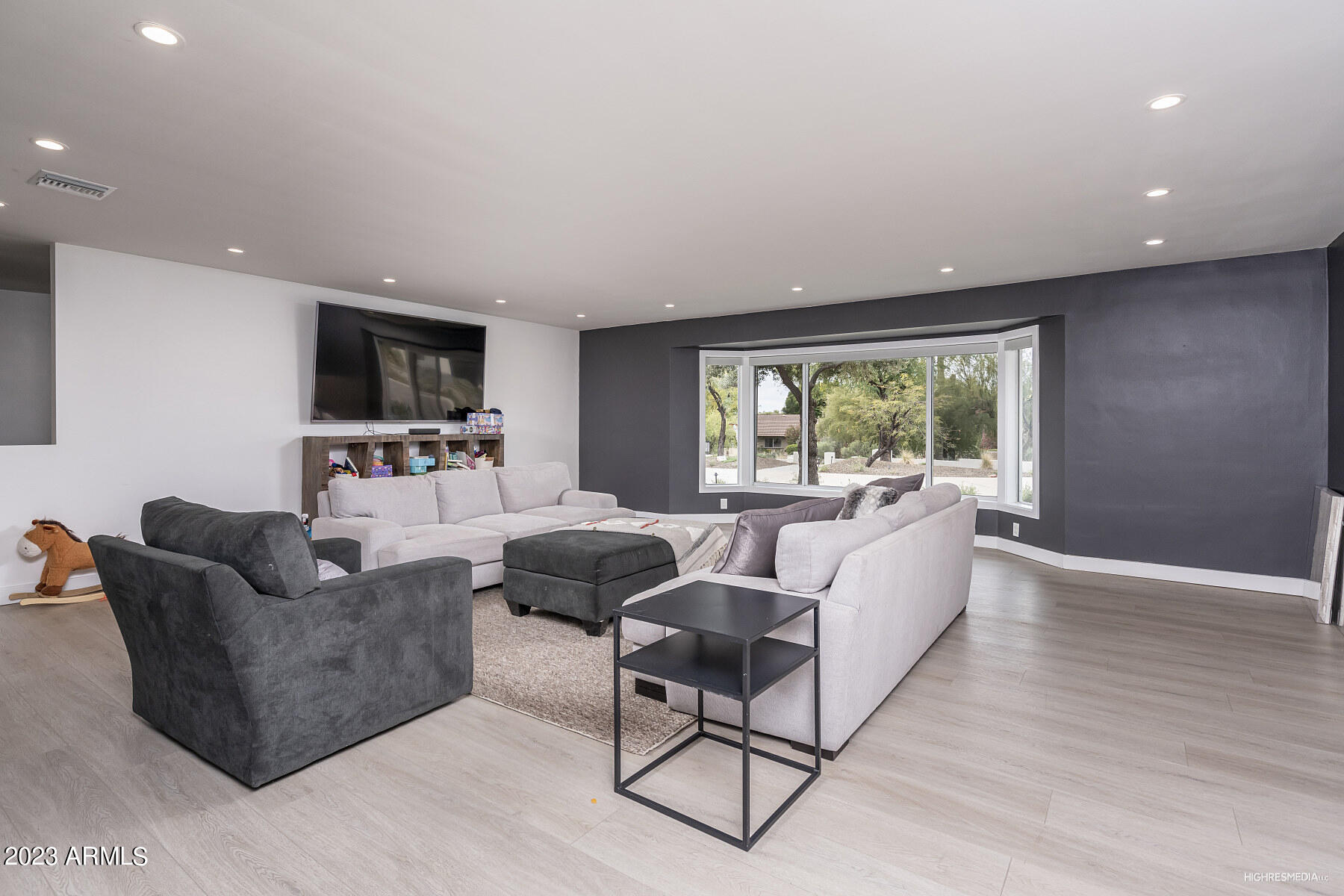 ROYAL VIEW - Residential