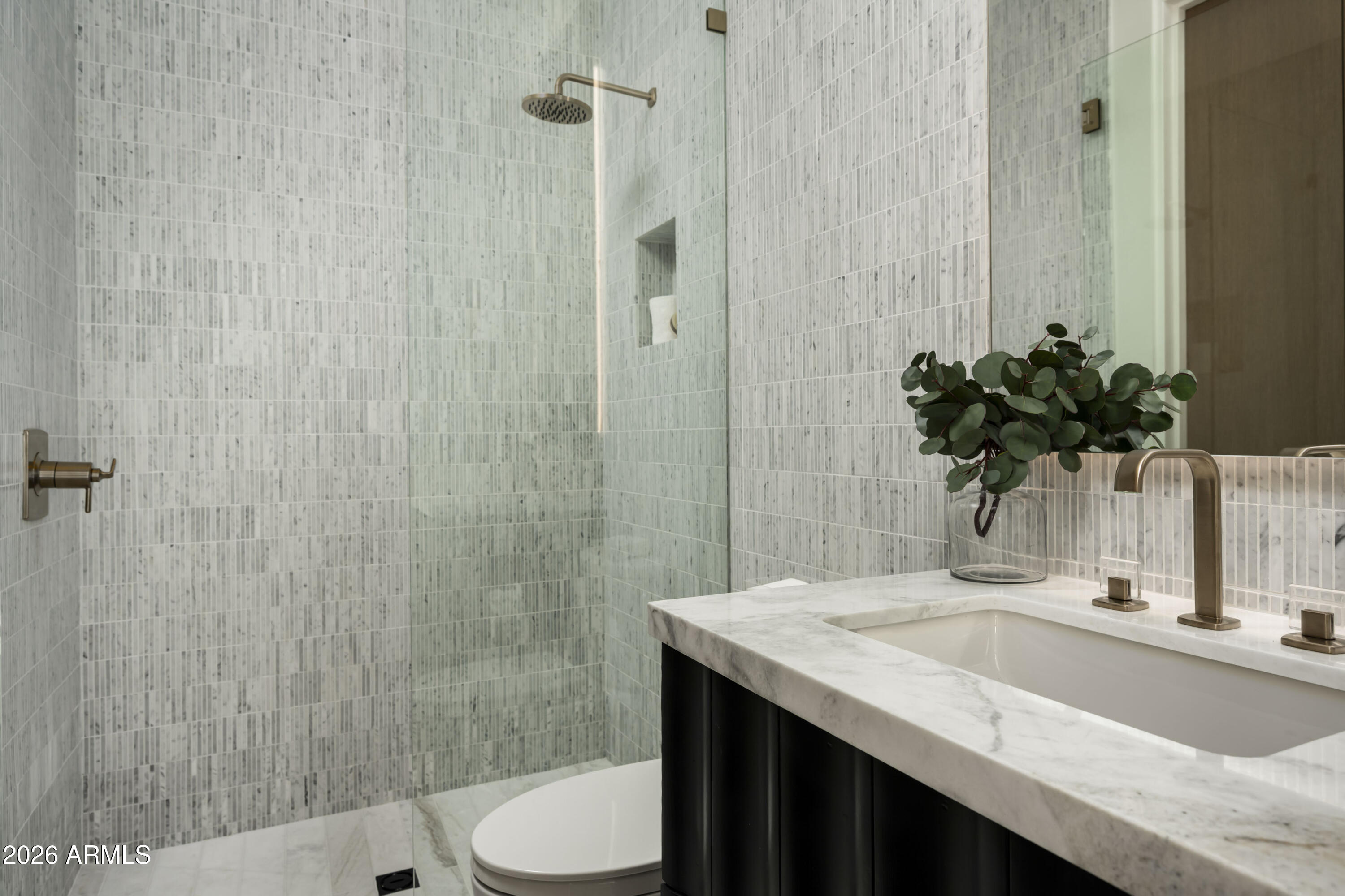 WHISPER ROCK UNIT 2 - Residential