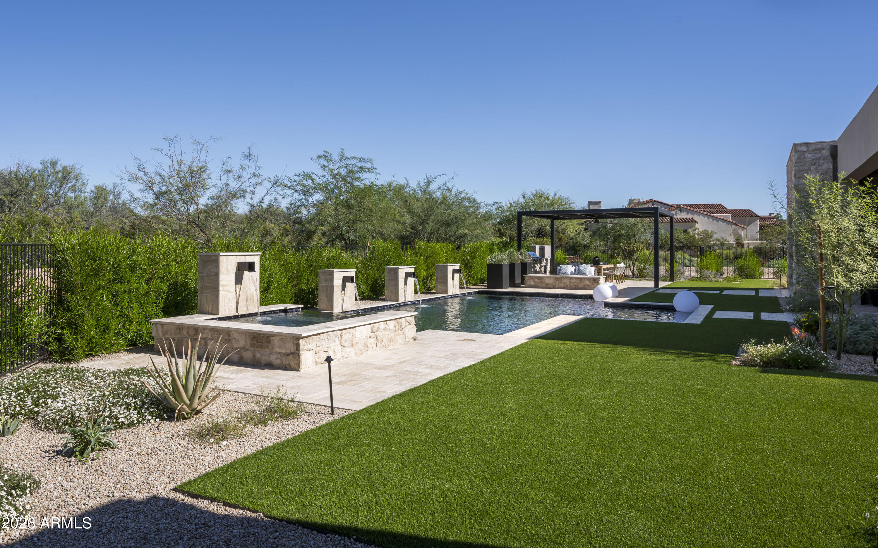WHISPER ROCK UNIT 2 - Residential