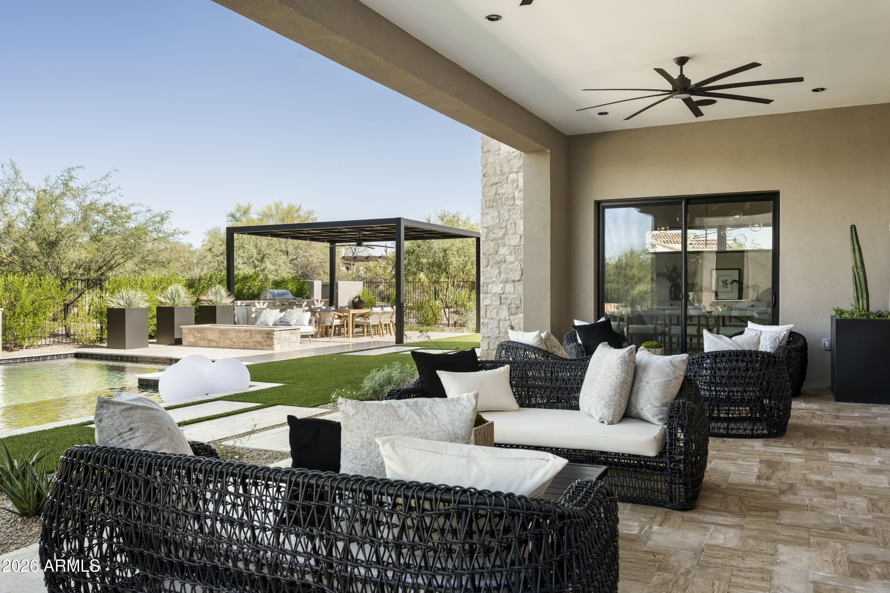 WHISPER ROCK UNIT 2 - Residential