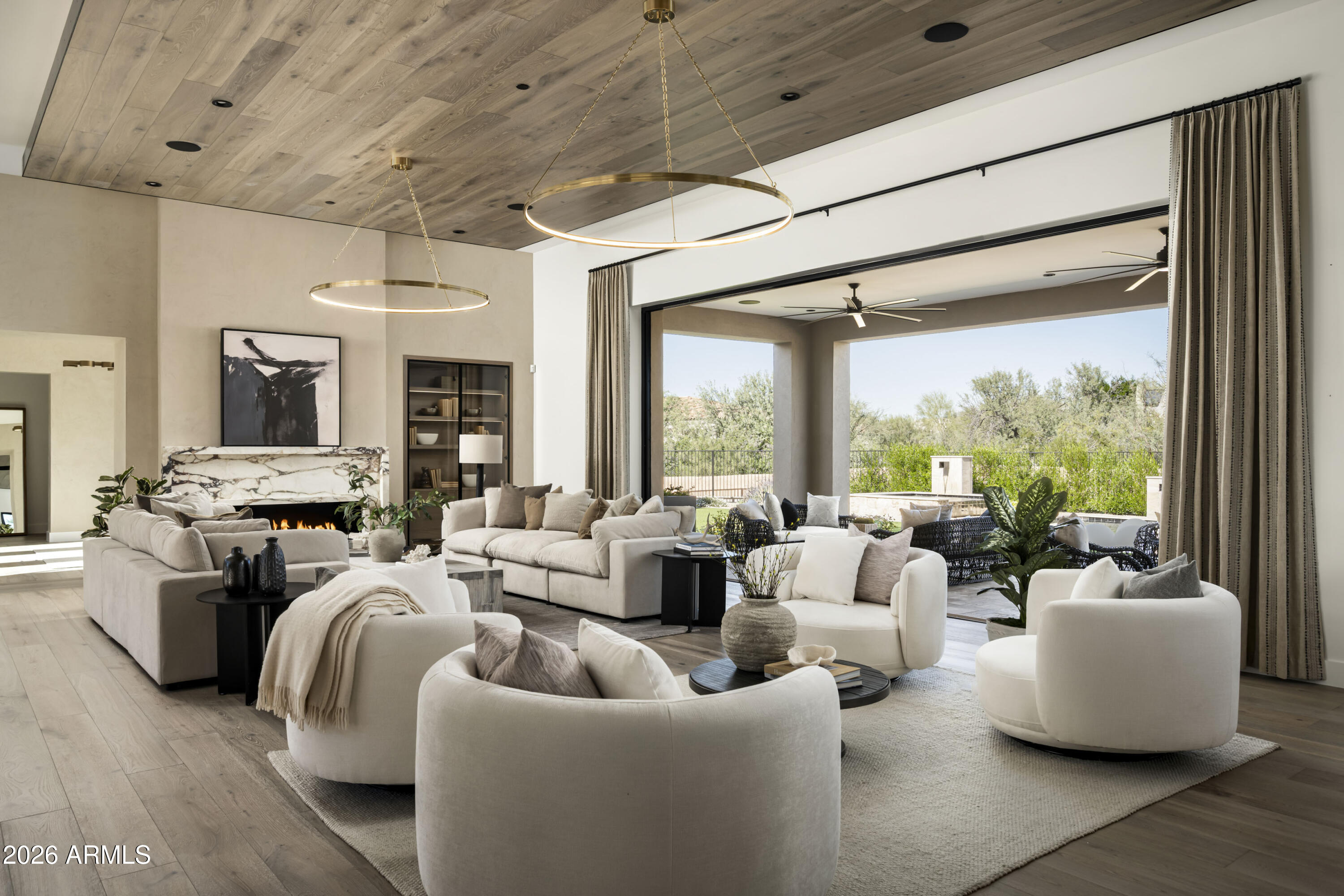 WHISPER ROCK UNIT 2 - Residential