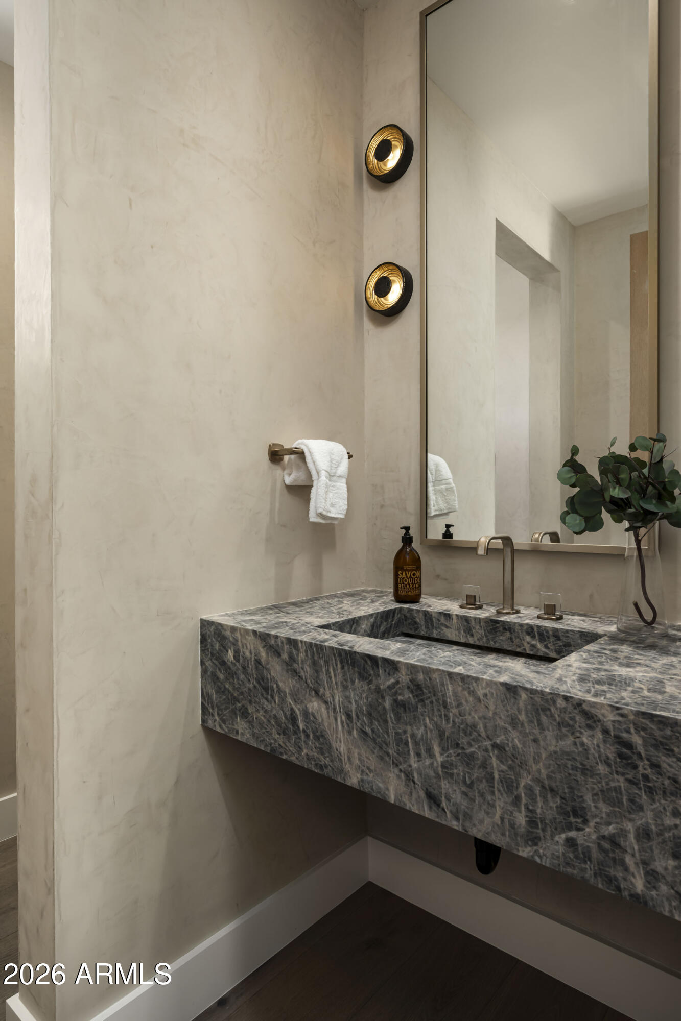 WHISPER ROCK UNIT 2 - Residential