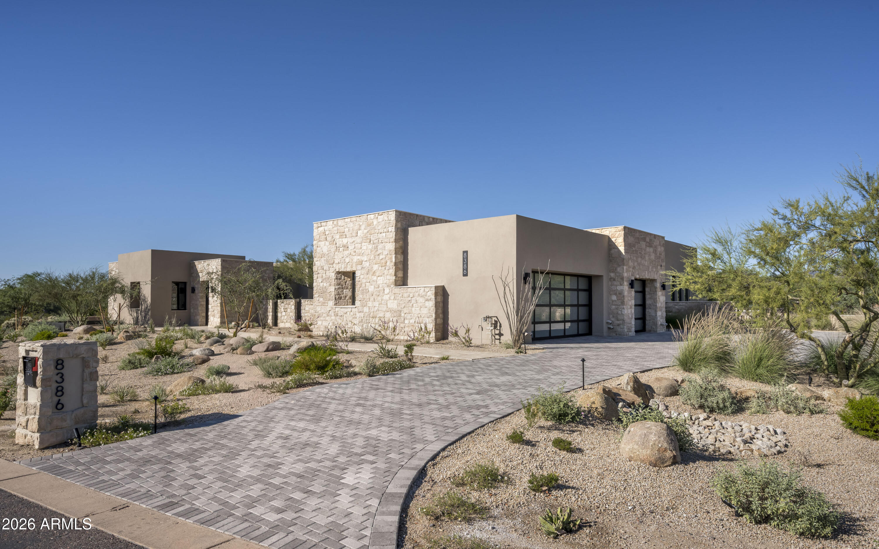 WHISPER ROCK UNIT 2 - Residential