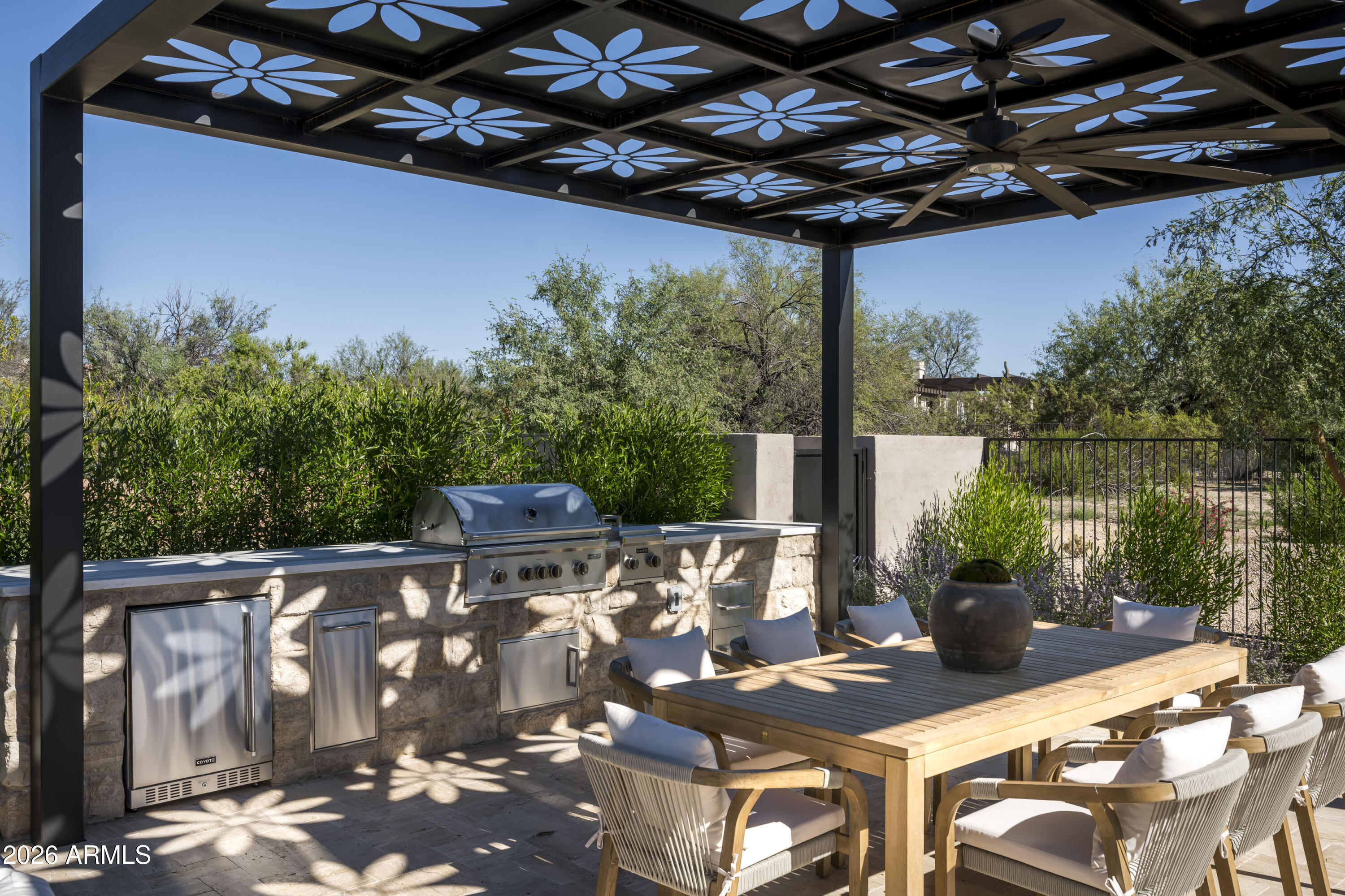 WHISPER ROCK UNIT 2 - Residential