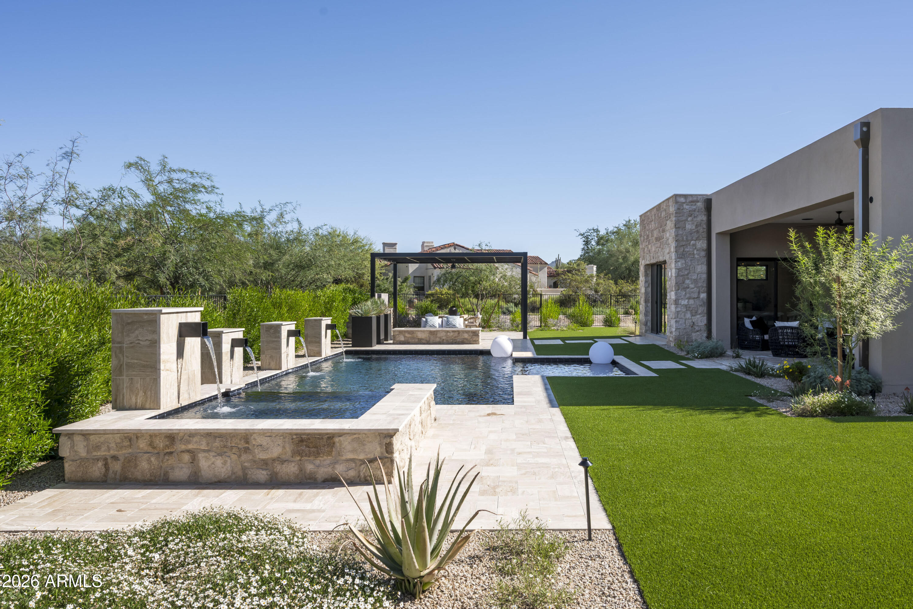 WHISPER ROCK UNIT 2 - Residential