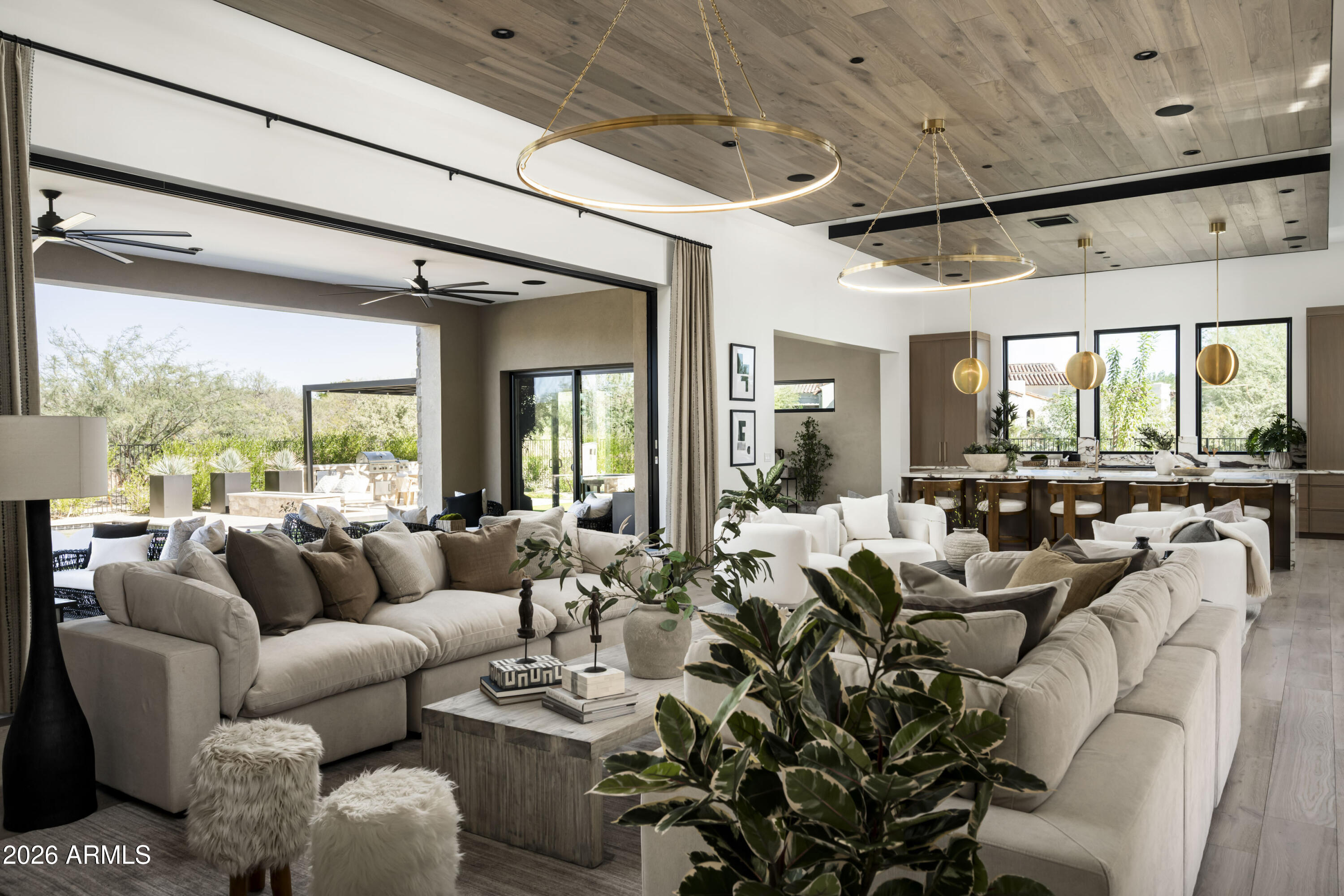 WHISPER ROCK UNIT 2 - Residential