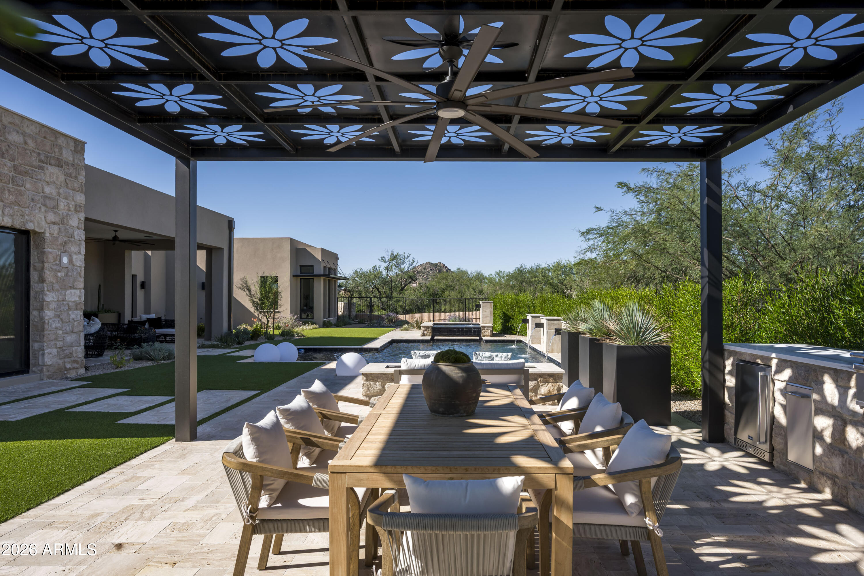 WHISPER ROCK UNIT 2 - Residential