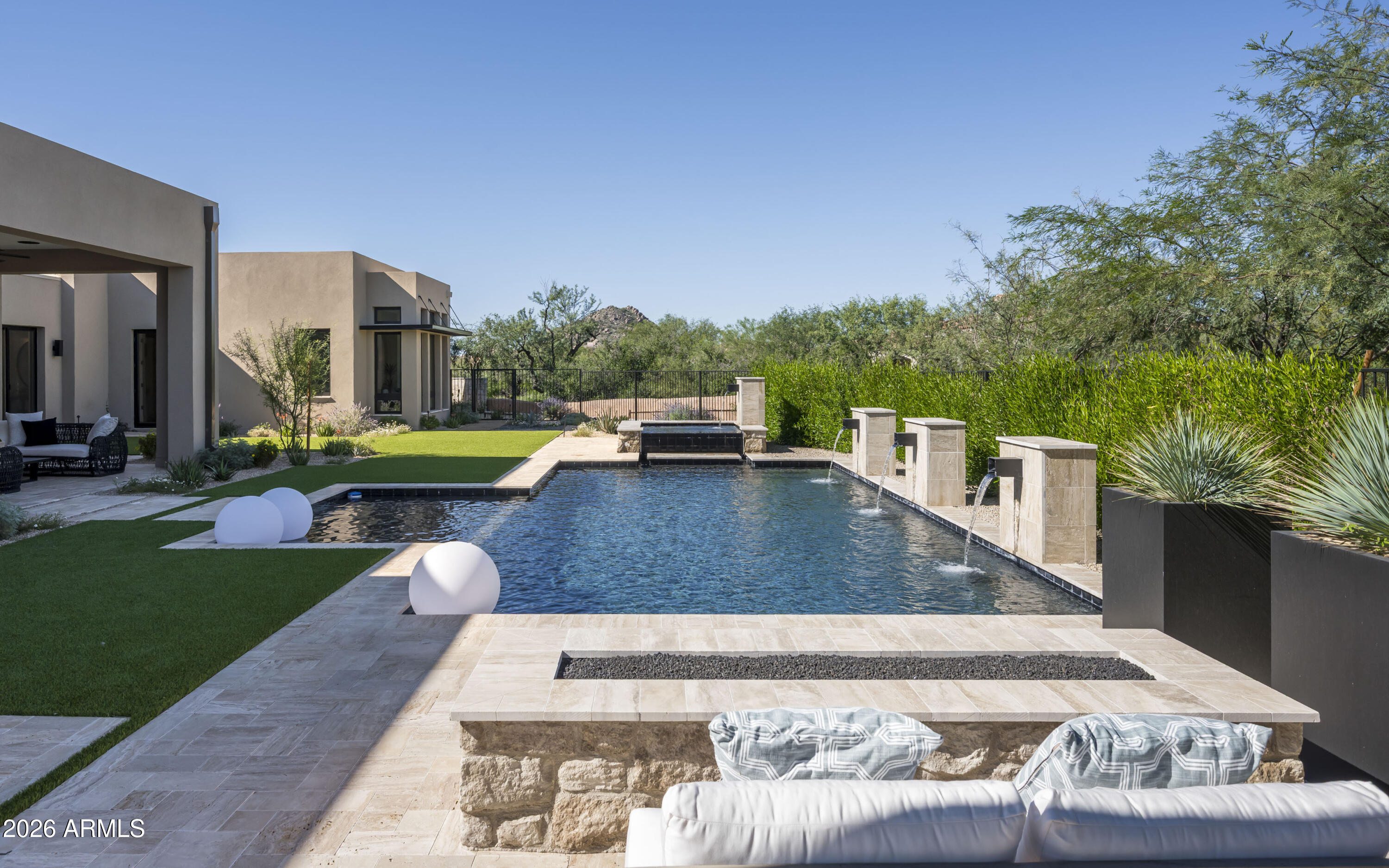 WHISPER ROCK UNIT 2 - Residential