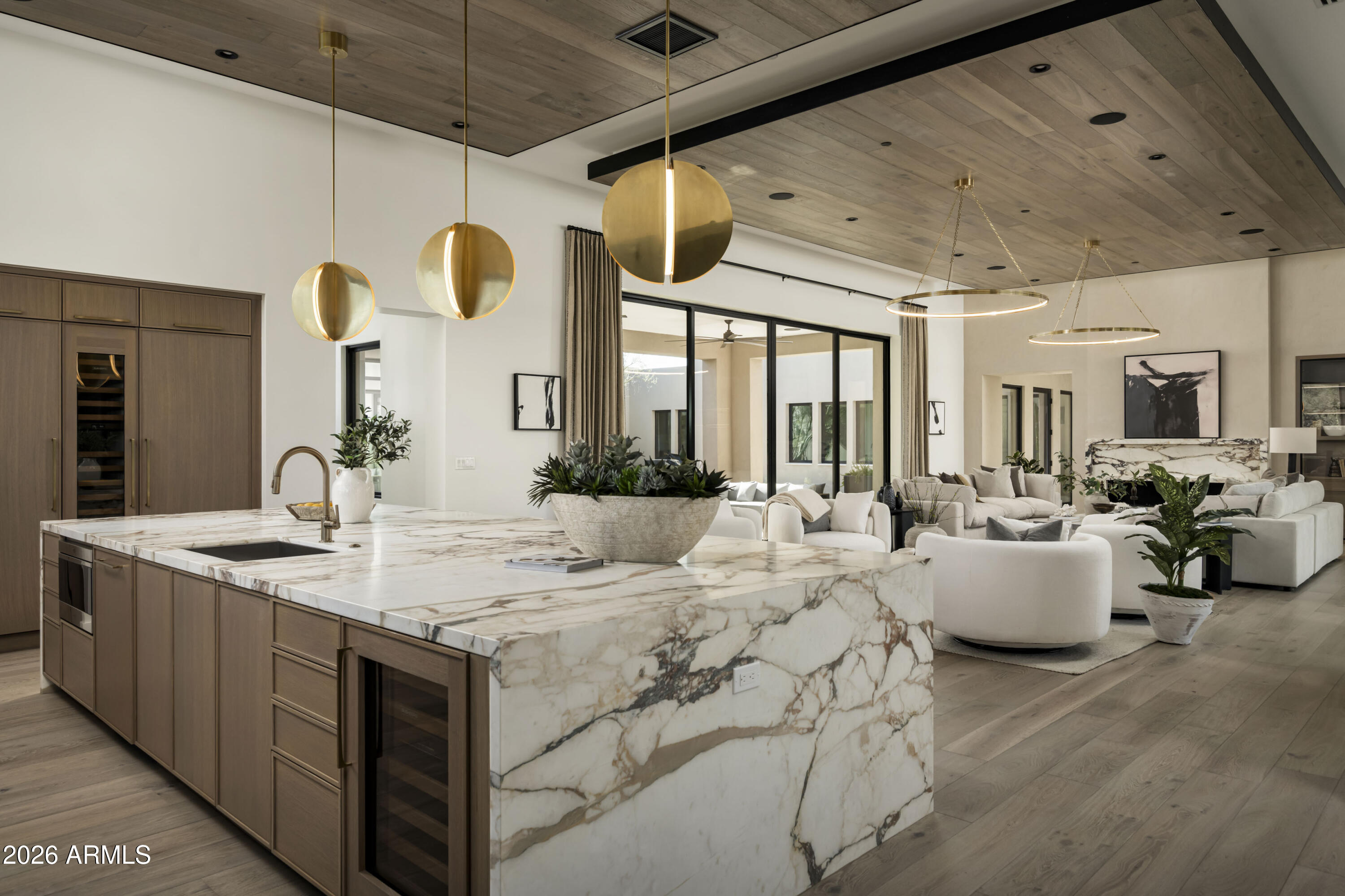 WHISPER ROCK UNIT 2 - Residential
