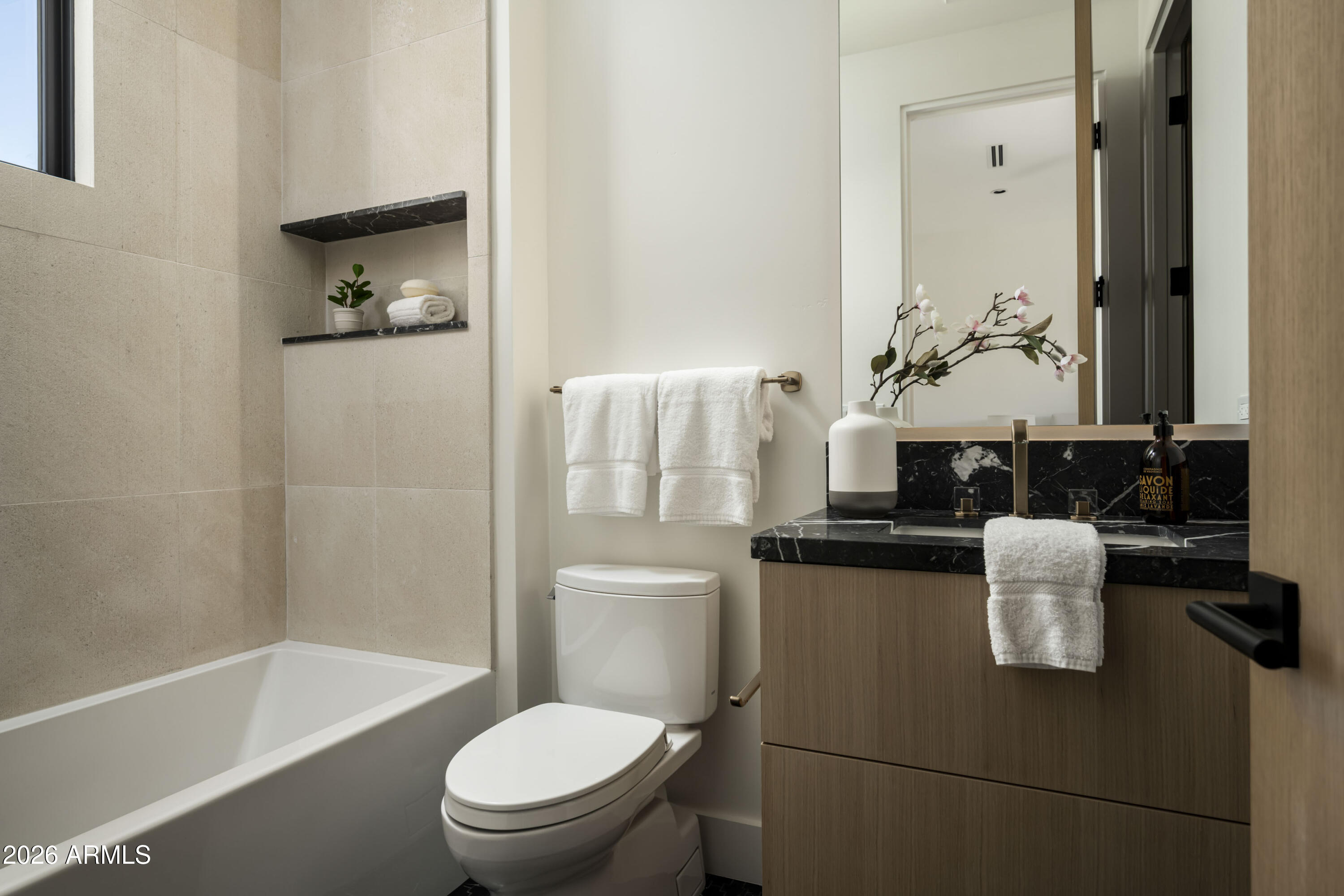 WHISPER ROCK UNIT 2 - Residential